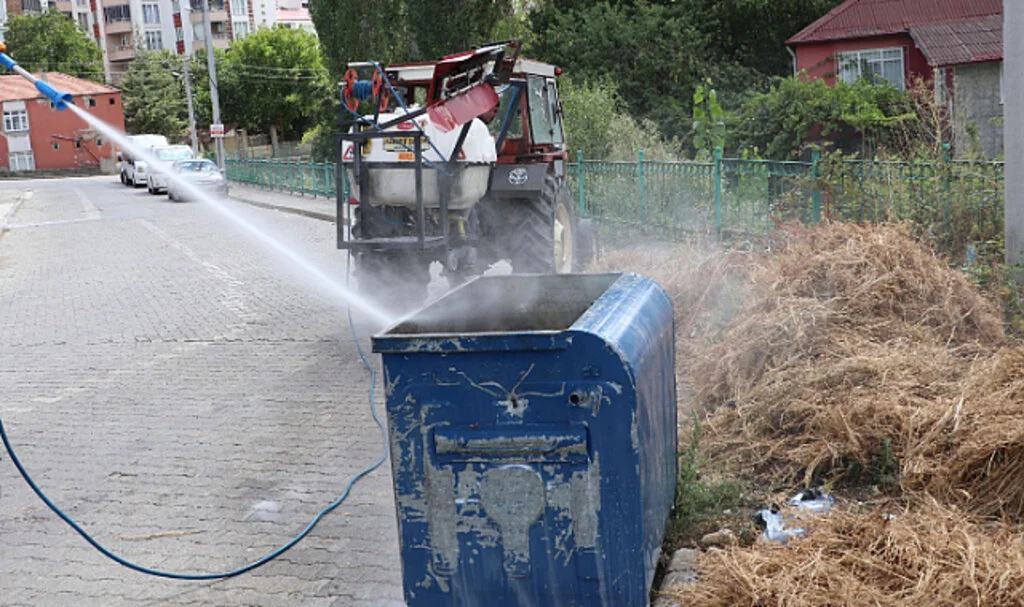 Havza'da larva ilaçlaması yapıldı
