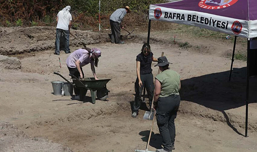 İkiztepe Höyüğü'nde Kazılar, Anadolu Dokumacılığını Aydınlatıyor