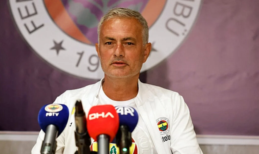 Jose Mourinho: "Bazen Türkçe konuşamadığım için mutlu oluyorum"