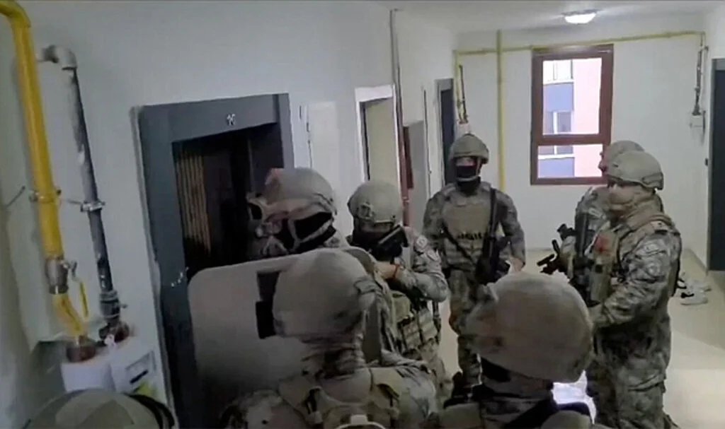 Kuyu-16 Operasyonu: 15 Suç Örgütü Üyesi Yakalandı