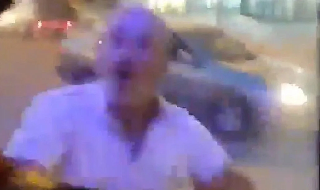 Maganda Dehşeti Ambulansın Önü Kesip Yumrukladı