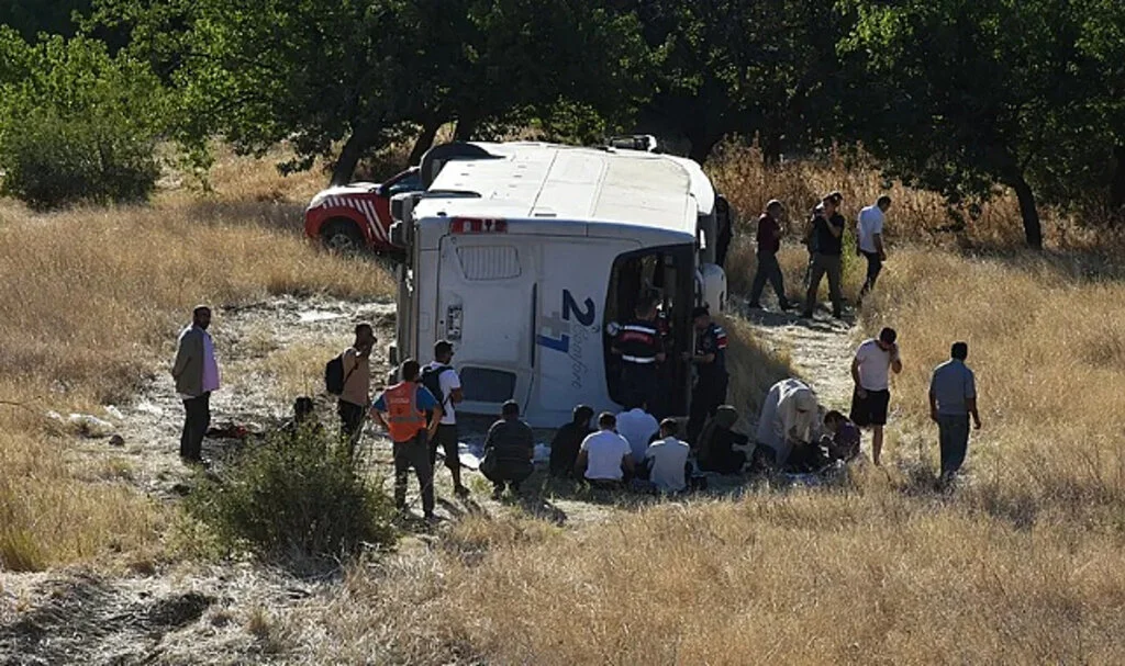 Malatya'da Otobüs Kazası: 2'si Ağır 22 Yaralı