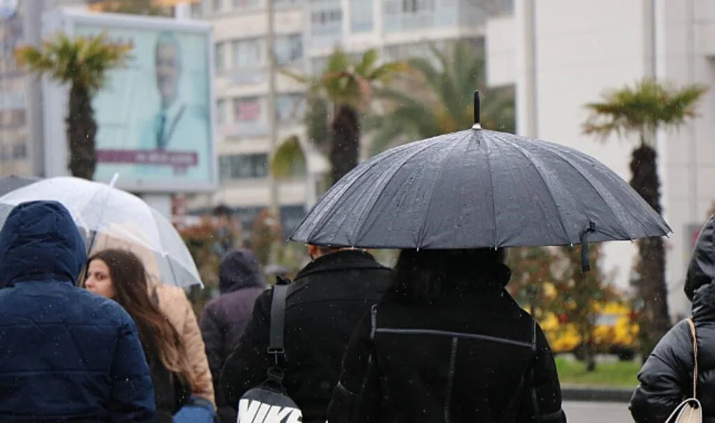 Meteoroloji'den Sağanak ve Rüzgar Uyarısı