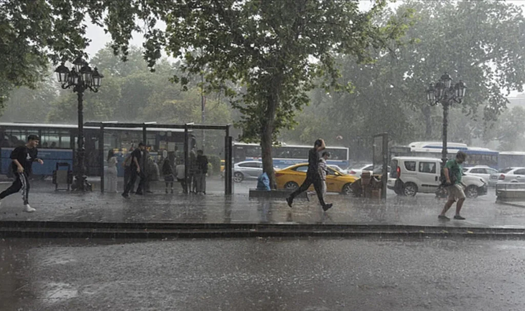 Meteorolojiden Kuvvetli Yağış Uyarısı