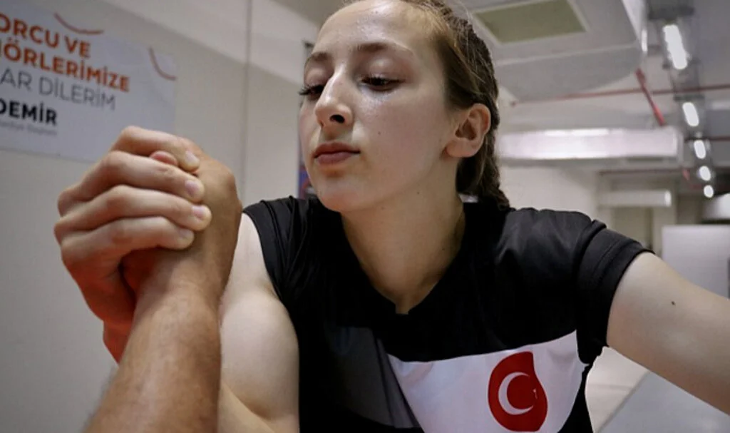 Milli Bilek Güreşçi Emine Hatun Cebeci'nin Hedefi Dünya Şampiyonluğu