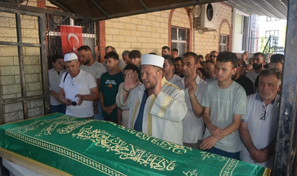 Motosiklet tutkunu genç kaza kurbanı 