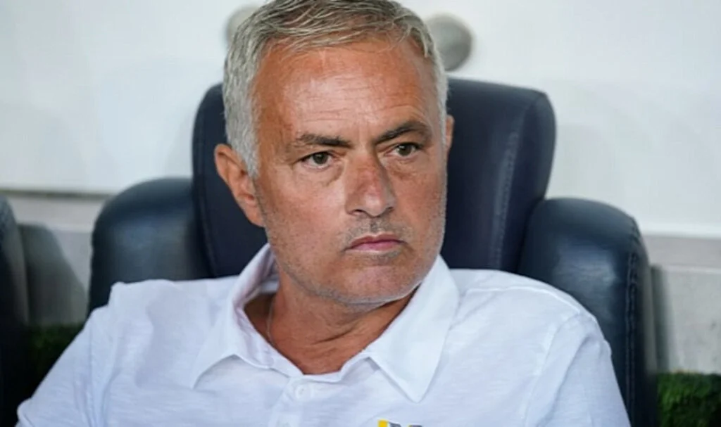 Mourinho'dan penaltı tepkisi: Sadece hakem biliyor