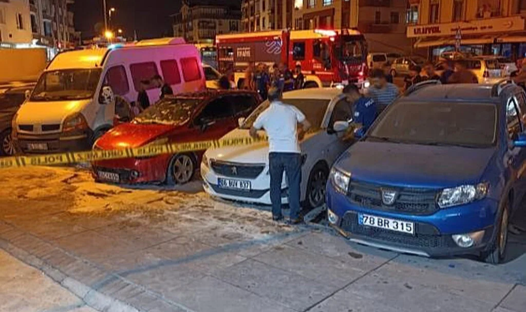 Öfkeli Genç Babasının Arabasını Kundakladı