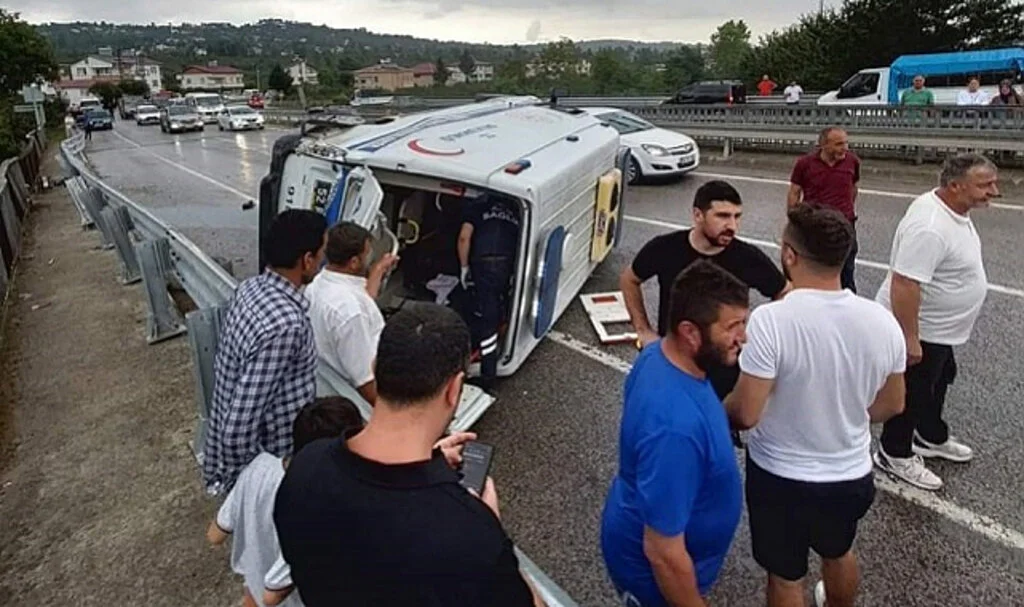 Ordu'da Ambulans Kazası: 4 Yaralı