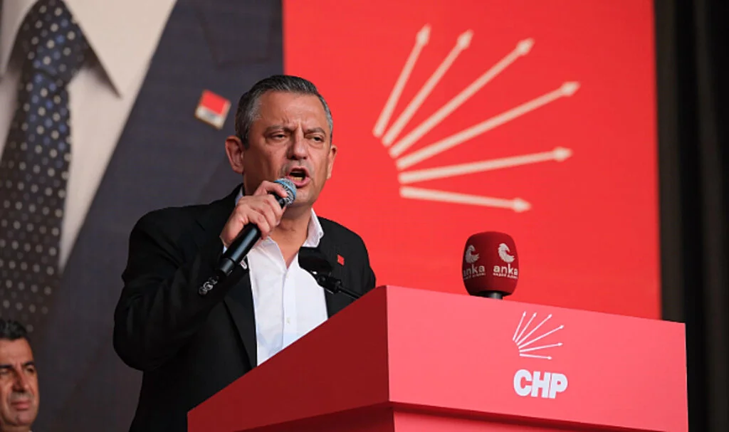 Özgür Özel'den Fıstık Üreticilerine Destek