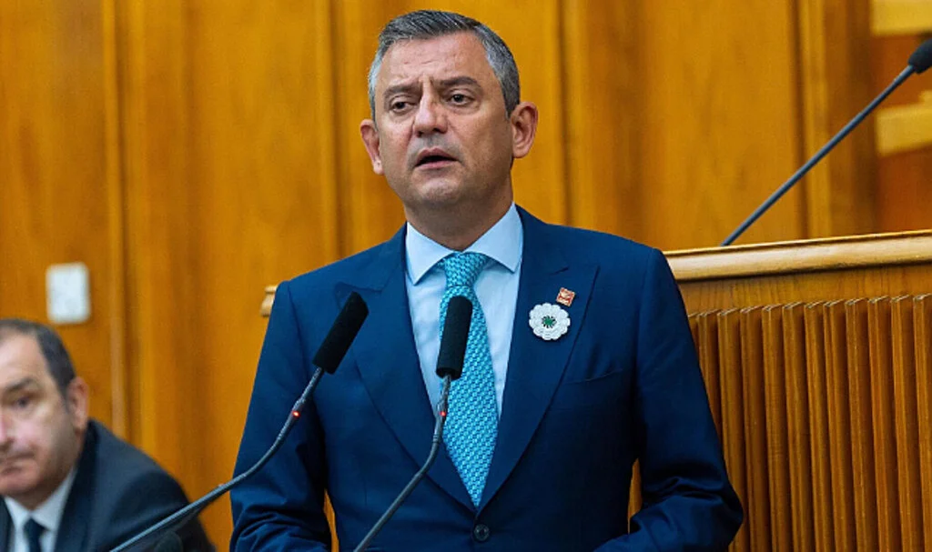 Özgür Özel, Türkiye İş Bankası'nın 100. Yıl Resepsiyonuna Katıldı