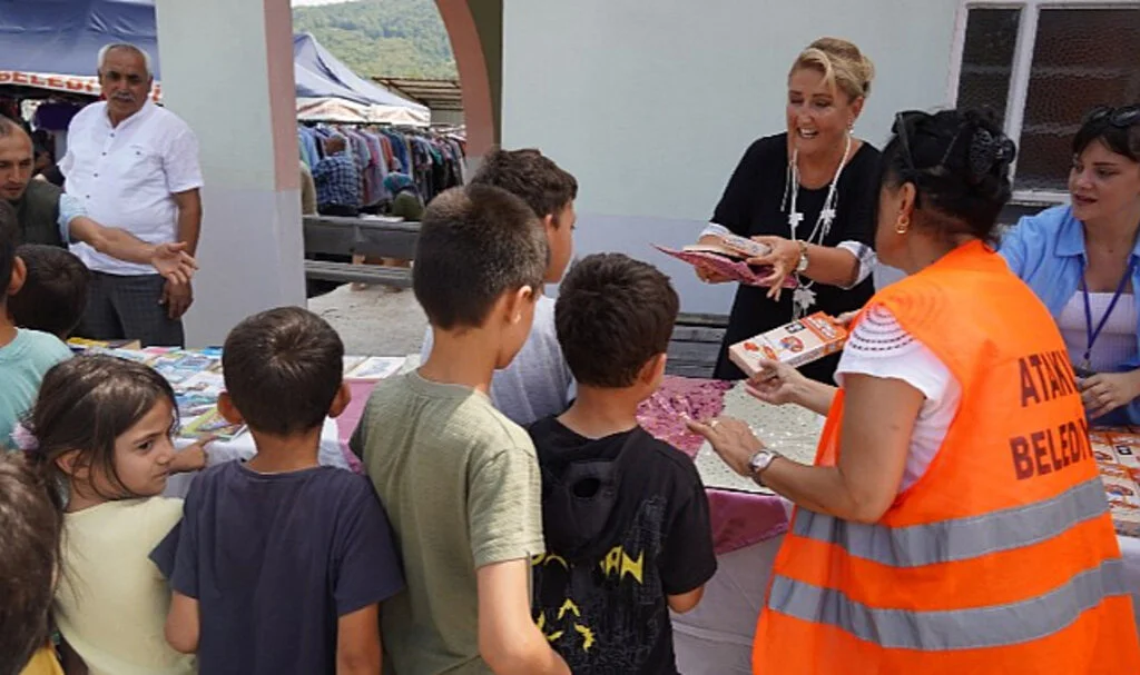 PAYMER'den Öğrencilere Kırtasiye ve Giyim Desteği