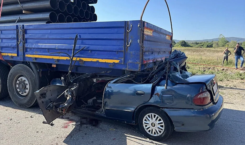 Sakarya'da Feci Kaza: Genç Sürücü Hayatını Kaybetti