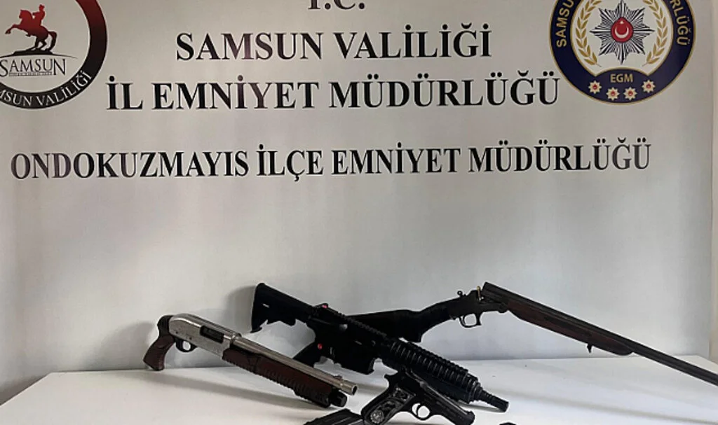 Samsun 19 Mayıs İlçesinde Düzenlenen Operasyonda Silah Ele Geçirildi