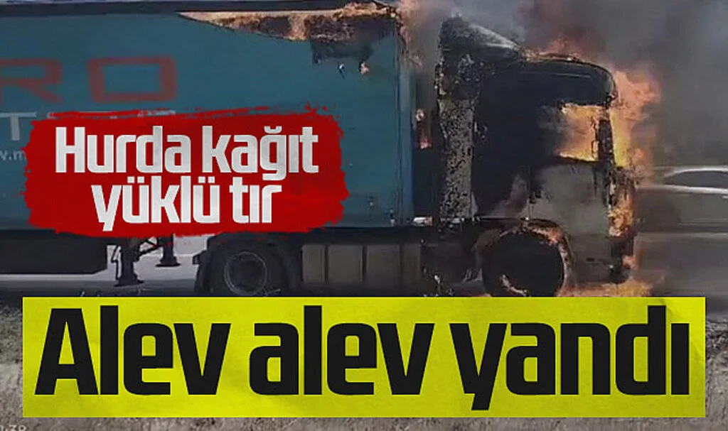 Samsun'da Hurda Kağıt Yüklü Tır Alev Alev Yandı