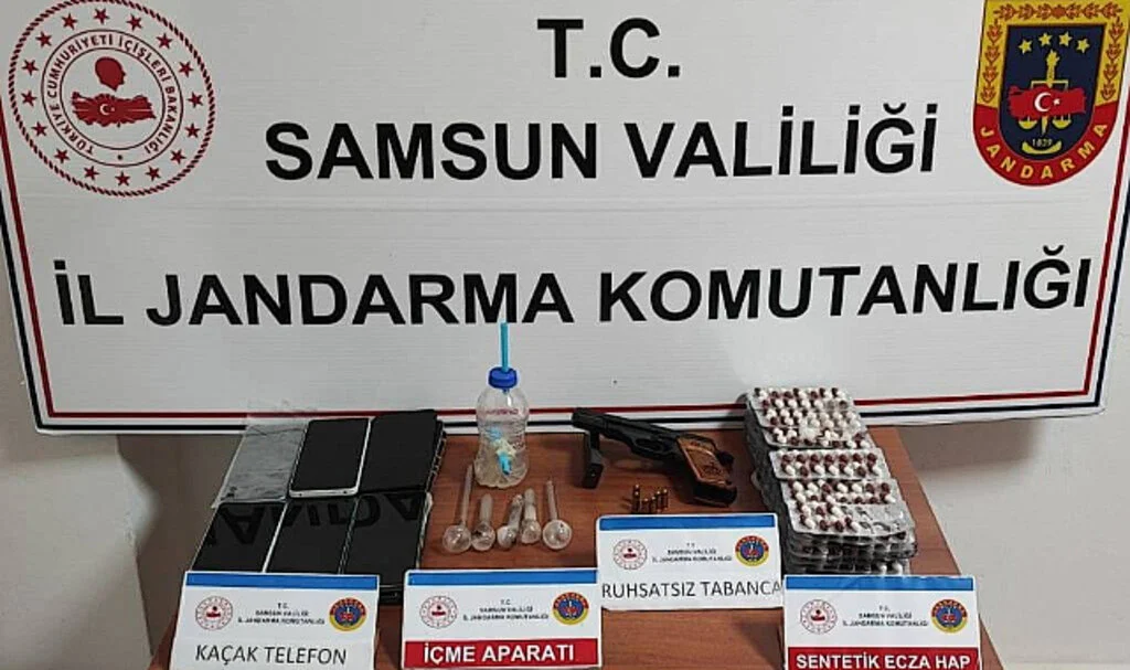 Samsun'da Jandarma Operasyonunda 847 Adet Sentetik Ecza Hap Ele Geçirildi
