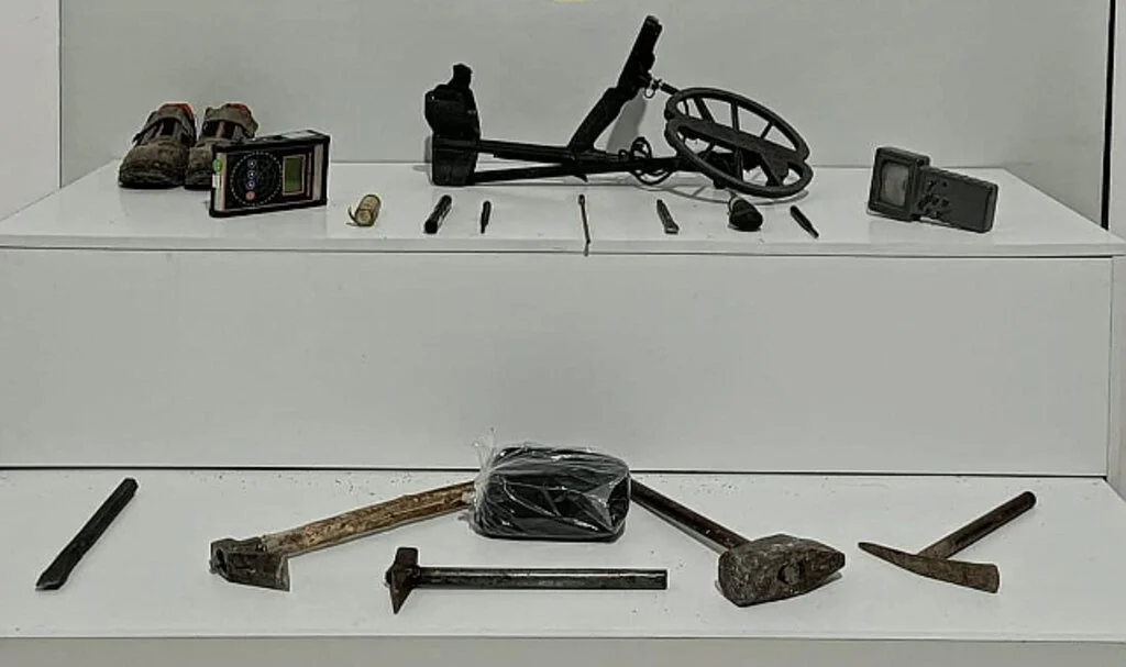 Samsun'da Kaçak Define Arayıcıları Suçüstü Yakalandı