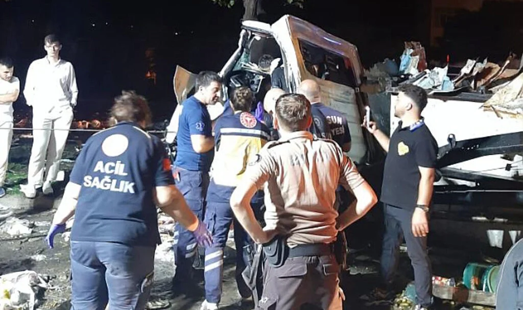 Samsun'da Kamyonet Kazasında 2 Kişi Yaralandı