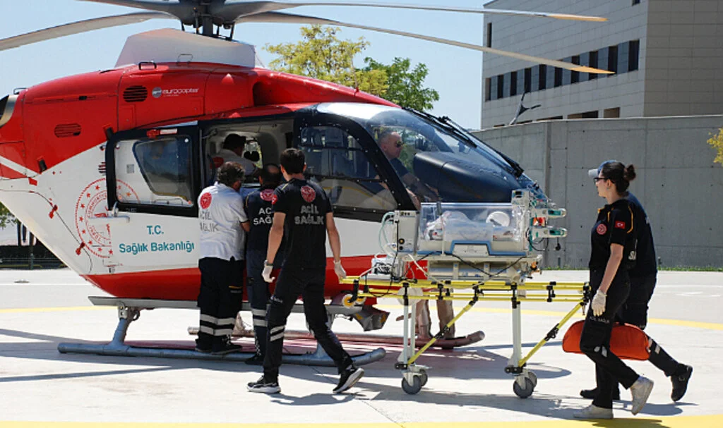 Samsun'da Prematüre Doğan Bebek Helikopterle Eskişehir'e Sevk Edildi