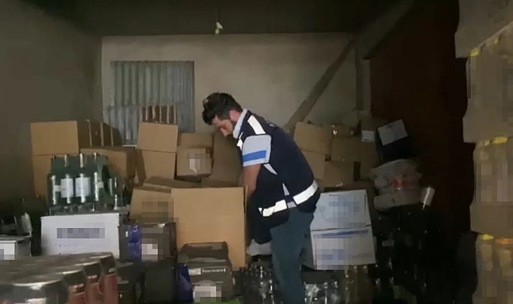 Samsun'da sahte içki yapımında kullanılan 2 ton 652 litre etil alkol ele geçirildi