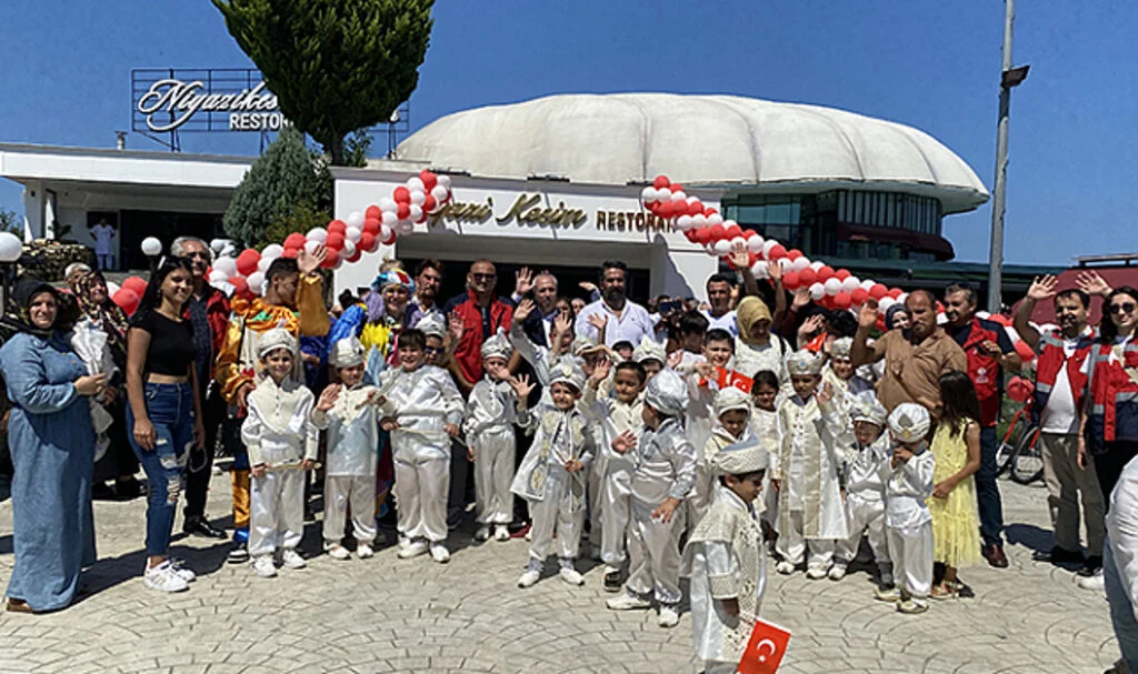 Samsun'da Vakıflar Bölge Müdürlüğü'nden 29 Çocuk İçin Toplu Sünnet Şöleni