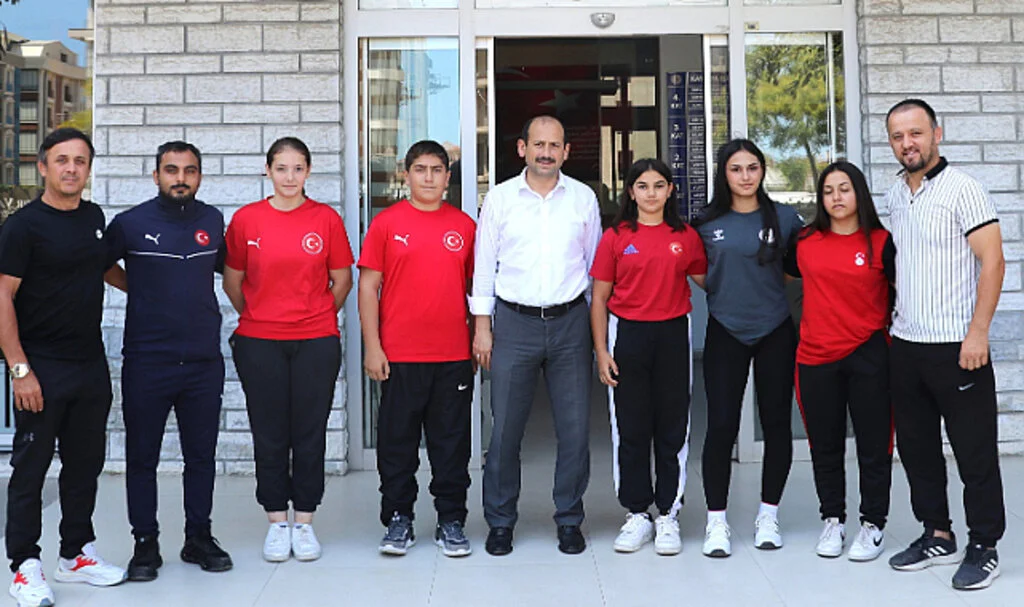 Samsunlu Güreşçiler Madalyaları Topladı