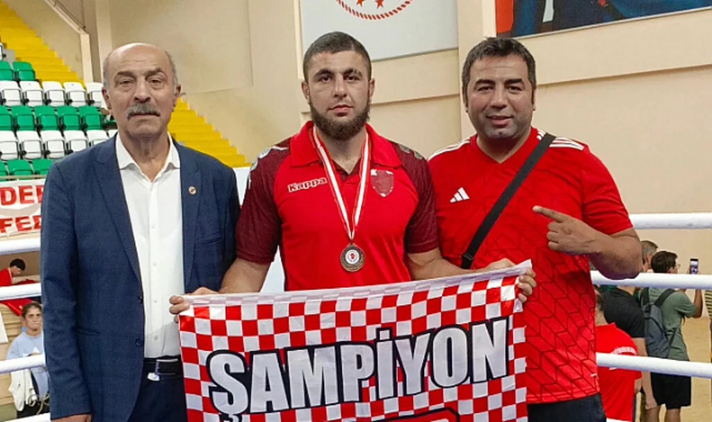 Samsunspor'lu Boksör Türkiye 3.'sü 