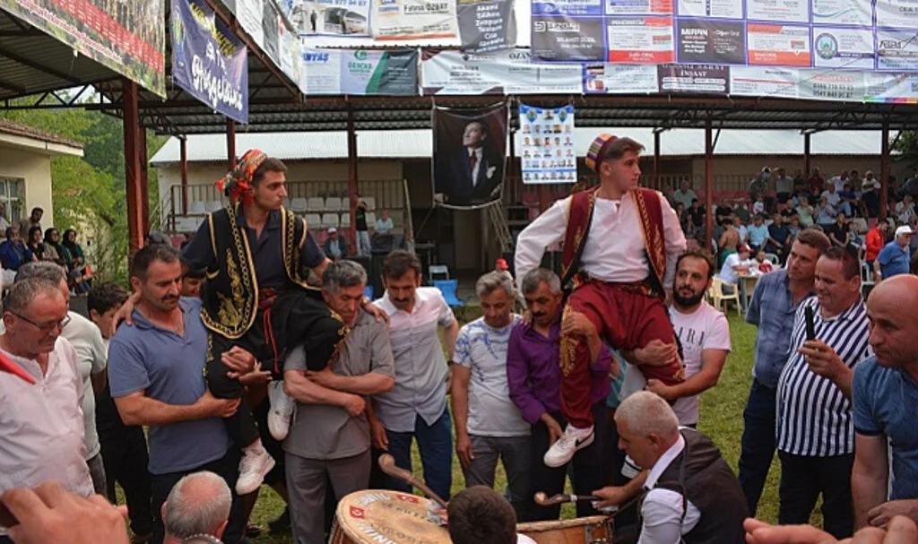 Sinop'ta Bir İlk: 22 Yaşında 480 Bin TL'ye Güreş Ağası Oldu