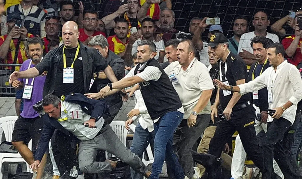 Tahkim Kurulu, Ali Koç ve Burak Kızılhan'ın Cezalarını İndirdi
