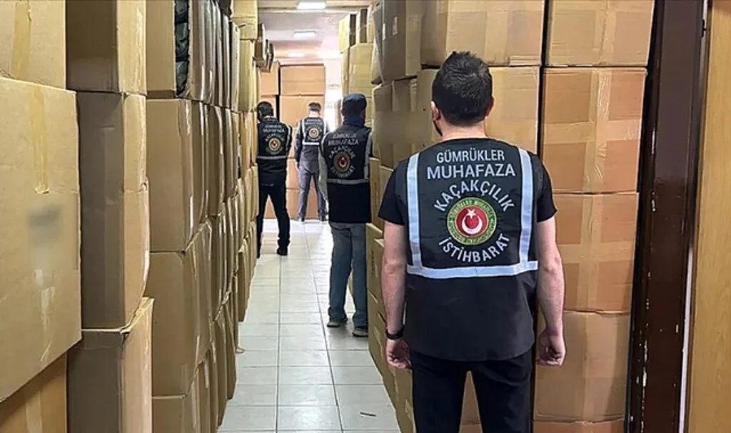 Taşucu ve Çeşme Limanlarında 2 Milyona Yakın Uyuşturucu Hap Ele Geçirildi