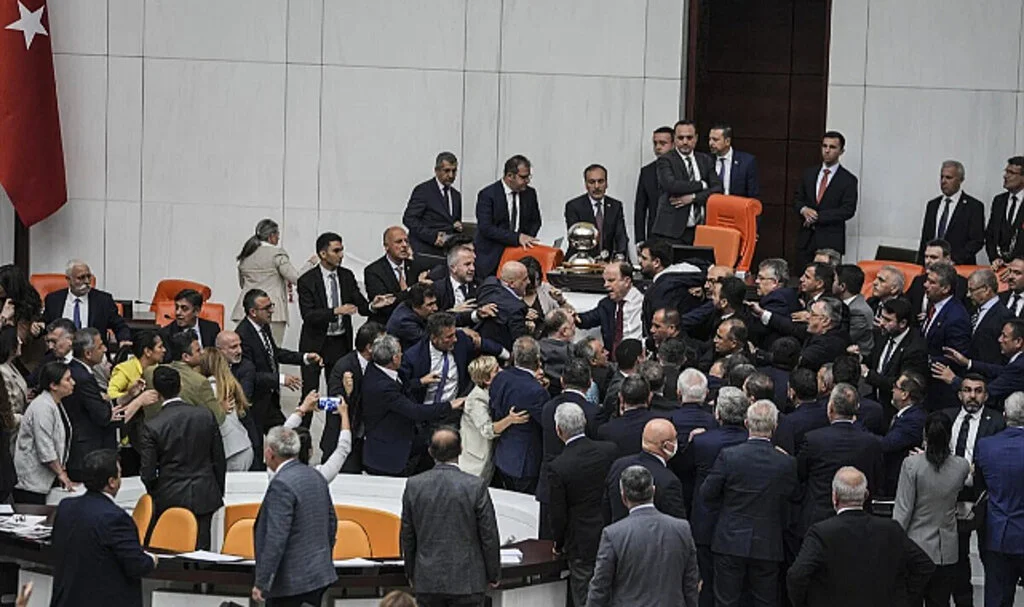 TBMM'de Can Atalay Talebi Reddedildi