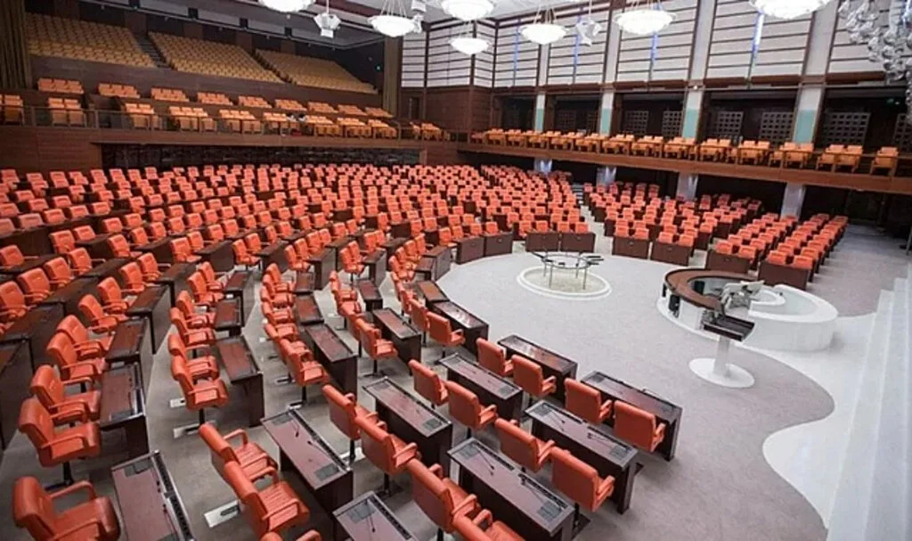 TBMM'ye Ziyaretçi Girişinde Yeni Dönem: Yeni Kapı Kullanıma Açılıyor