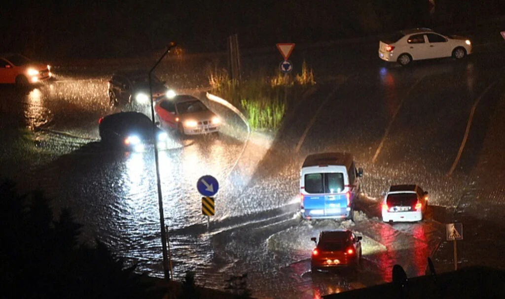 Trabzon'u Sağanak Vurdu