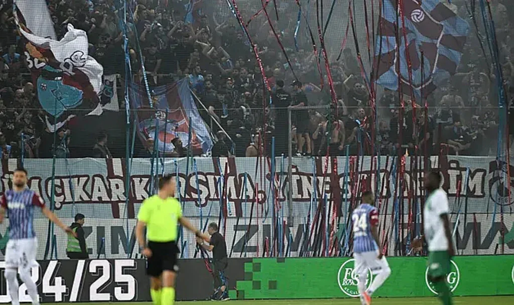 UEFA'dan Trabzonspor'a Para ve Seyircisiz Oynama Cezası