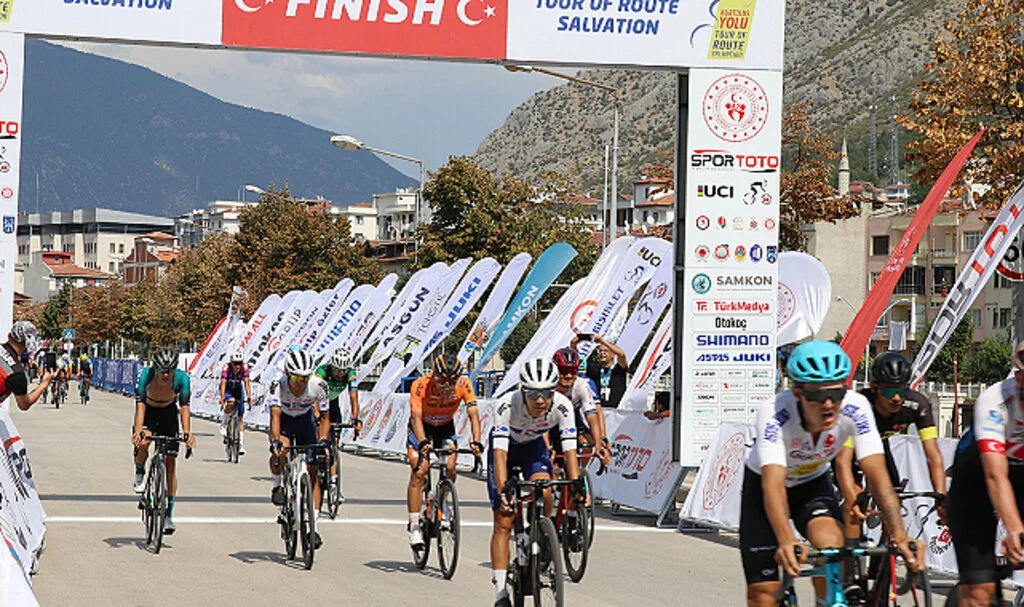 Uluslararası Kurtuluş Yolu Bisiklet Turu'nda Sporcular Amasya'ya Ulaştı