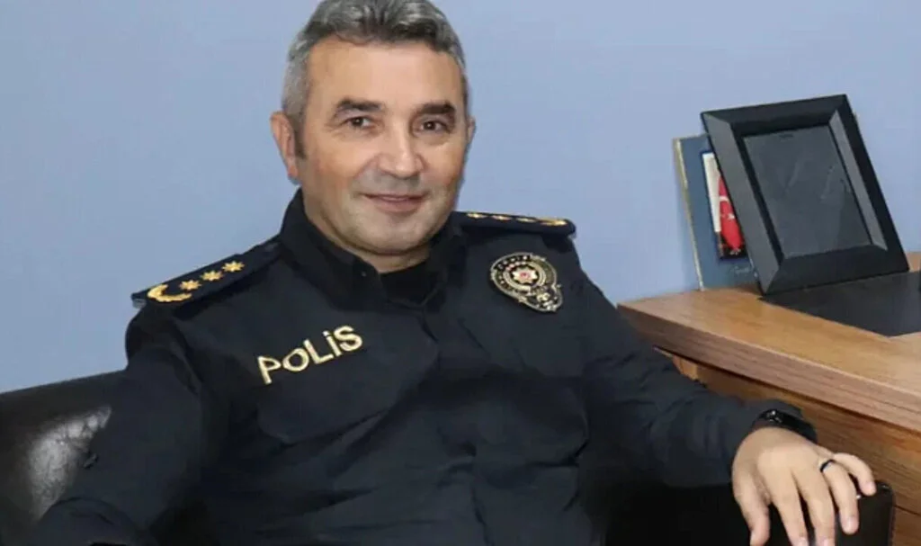 Ünye Emniyet Müdürü Sarısoy Samsun'da Boğulma Tehlikesi Geçirdi
