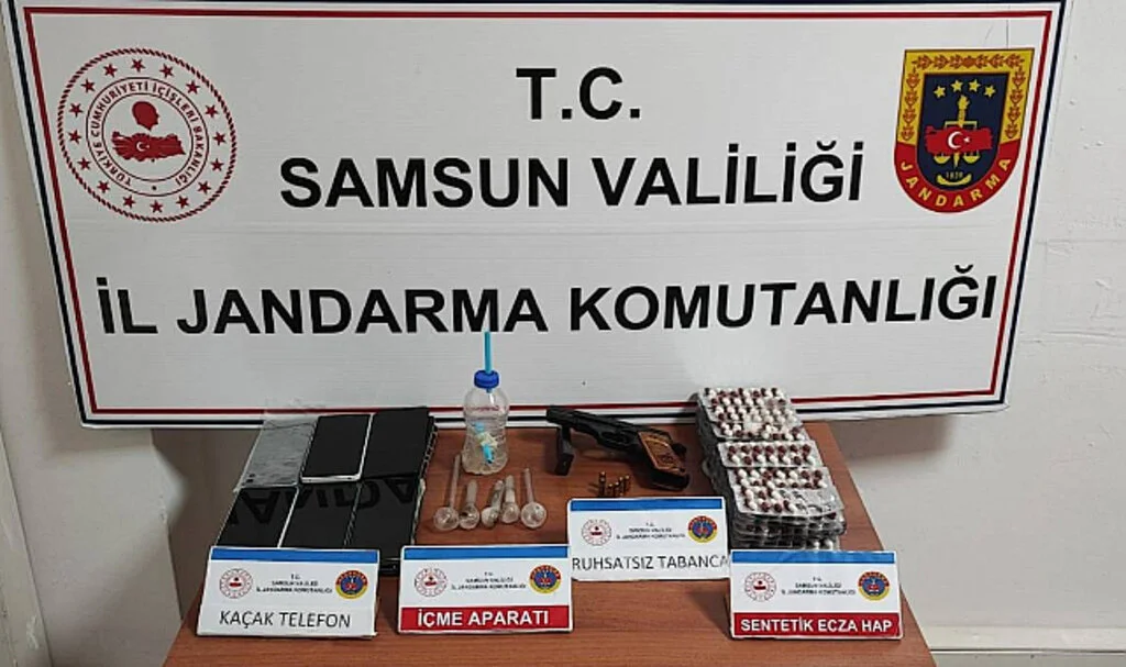 Uyuşturucu Operasyonunda 847 sentetik hap, ruhsatsız tabanca ele geçirildi