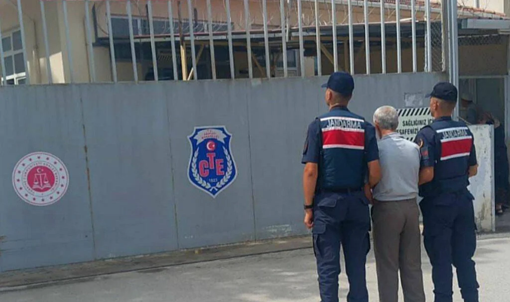 Vezirköprü'de Dolandırıcılıktan Aranan Şahıs Yakalandı