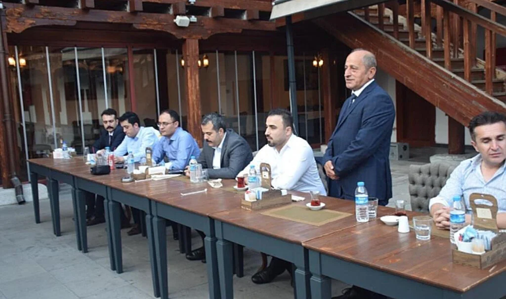 Vezirköprü'de Emniyet Müdürüne Veda Yemeği
