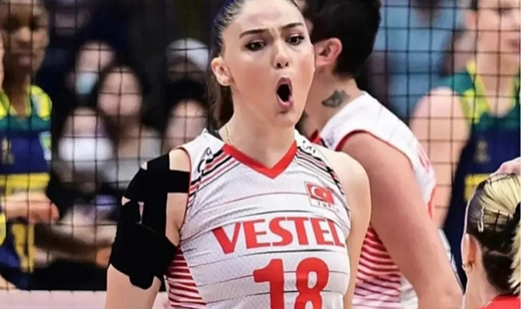 Voleybolcu Zehra Güneş'ten Tatil Paylaşımı