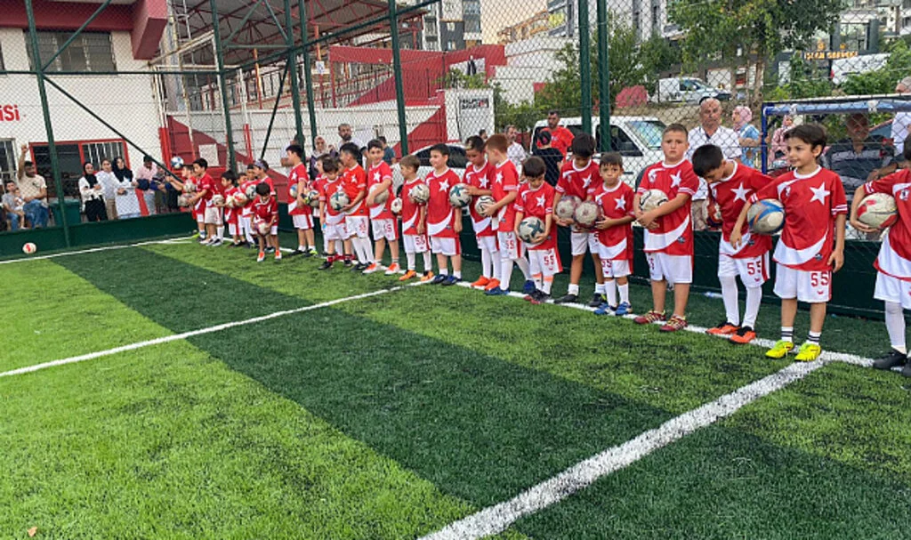 Yab-Pa'da 365 Gün Aile Sıcaklığında Futbol