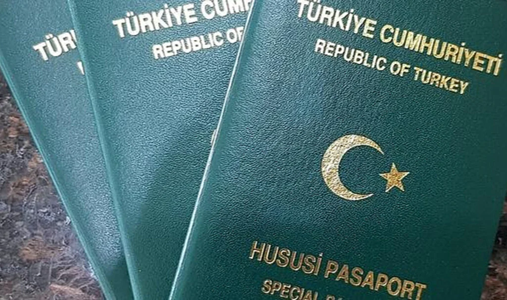 Yeşil Pasaport Sahipleri İçin Yeni Düzenlemeler Kapıda: 800 Bin Kişi Daha Yararlanabilir