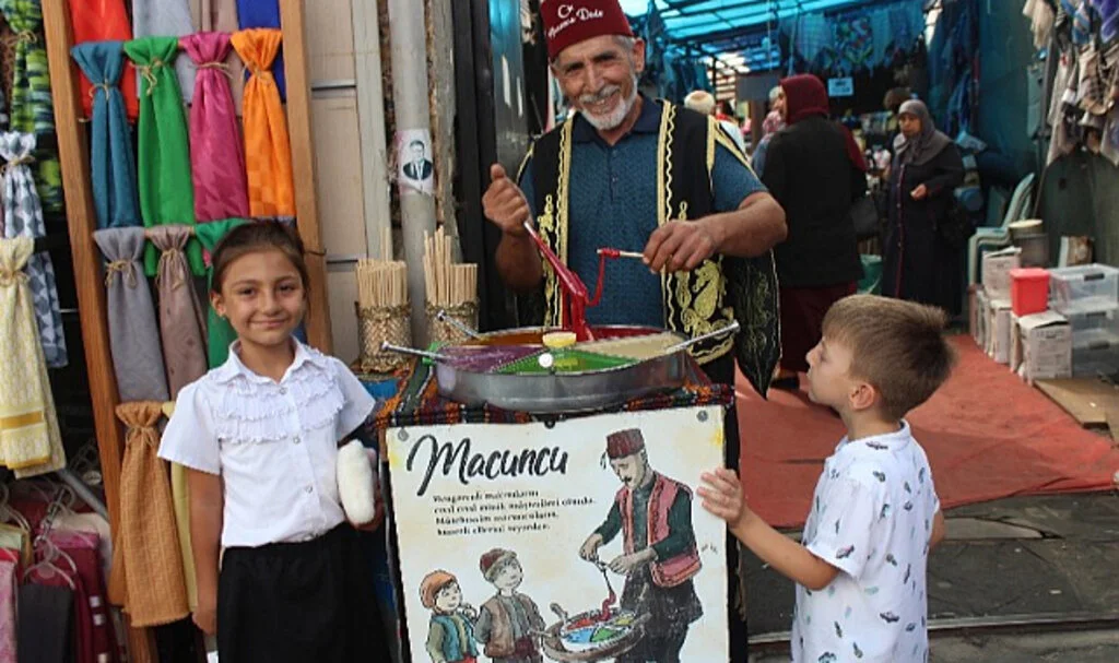 35 Yıldır Osmanlı Macunu Satarak Geçimini Sağlıyor