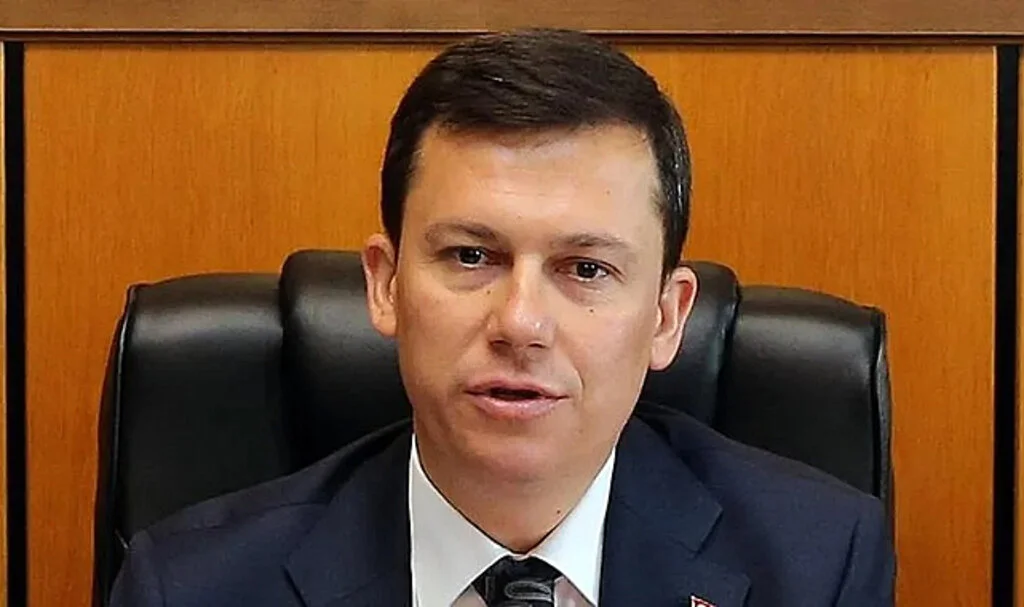 AK Parti Genel Başkan Yardımcısı Fatih Şahin Hastaneye Kaldırıldı