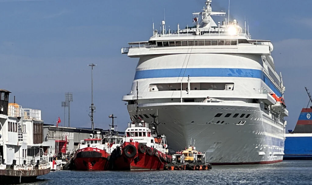 Astoria Grande kruvaziyeri Samsun'a geldi