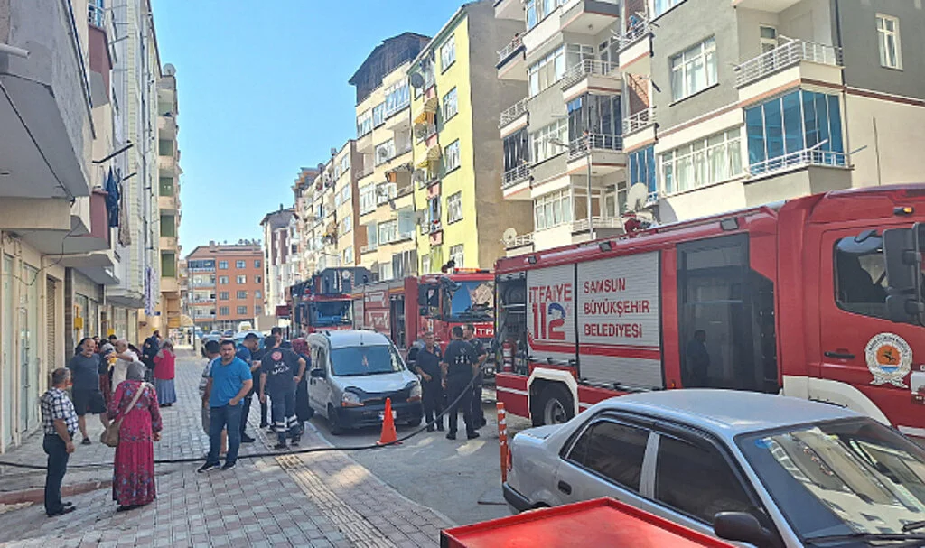 Bafra'da Yangın: Çamaşır Makinesi Alev Aldı