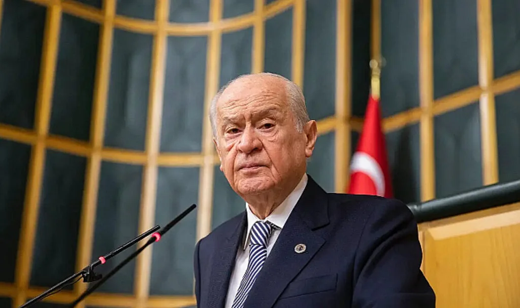 Bahçeli'den Mevlit Kandili Mesajı: "Manevi Değerlerle Şiddetin Önüne Geçmeliyiz"