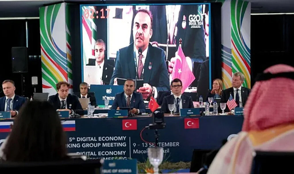 Bakan Kacır: Türkiye G20'de En Uygun Fiyatlı İnternet Sağlayan İkinci Ülke