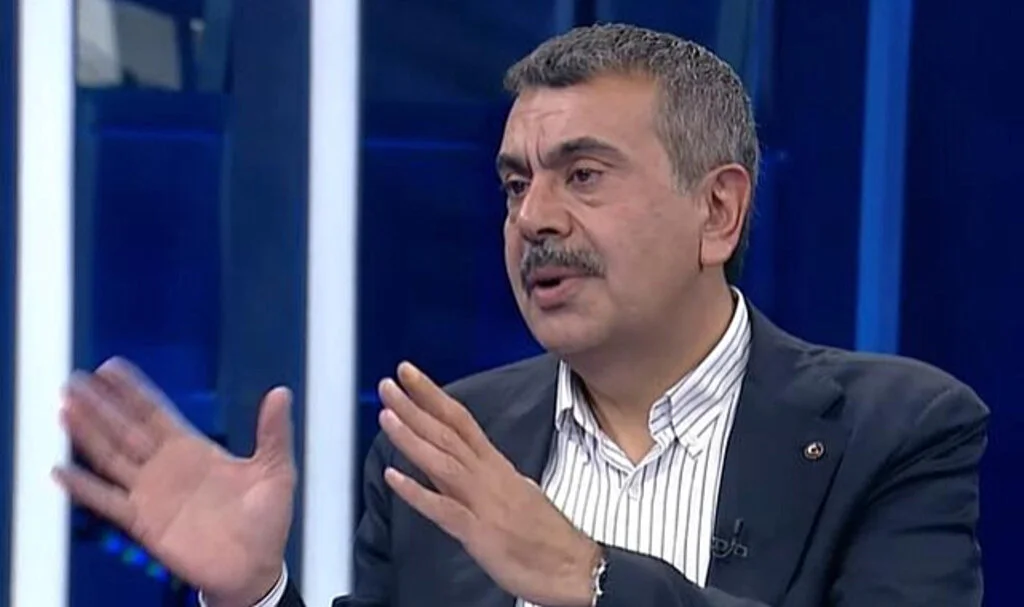 Bakan Tekin'den Canlı Yayında Atama ve Temizlik Açıklaması