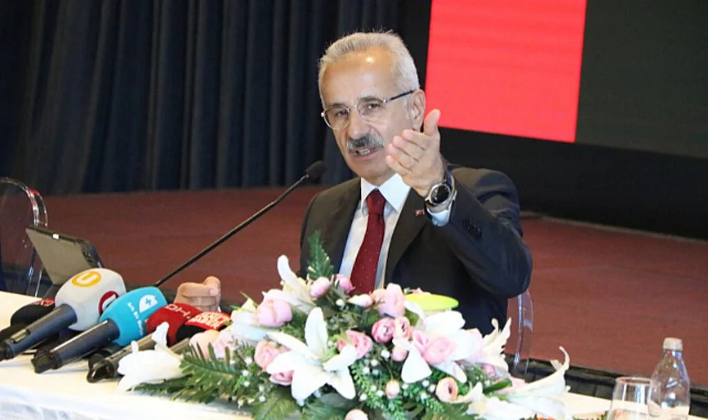 Bakan Uraloğlu: Raylı Sistemlerle Akaryakıttan Büyük Tasarruf Sağlıyoruz